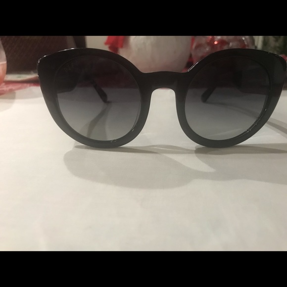 DIFF Eyewear Luna Polarized Cat Eye Black Sunglass - Picture 2 of 5